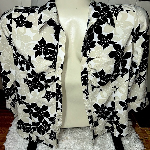 Cato brand women’s medium blouse - Picture 1 of 2